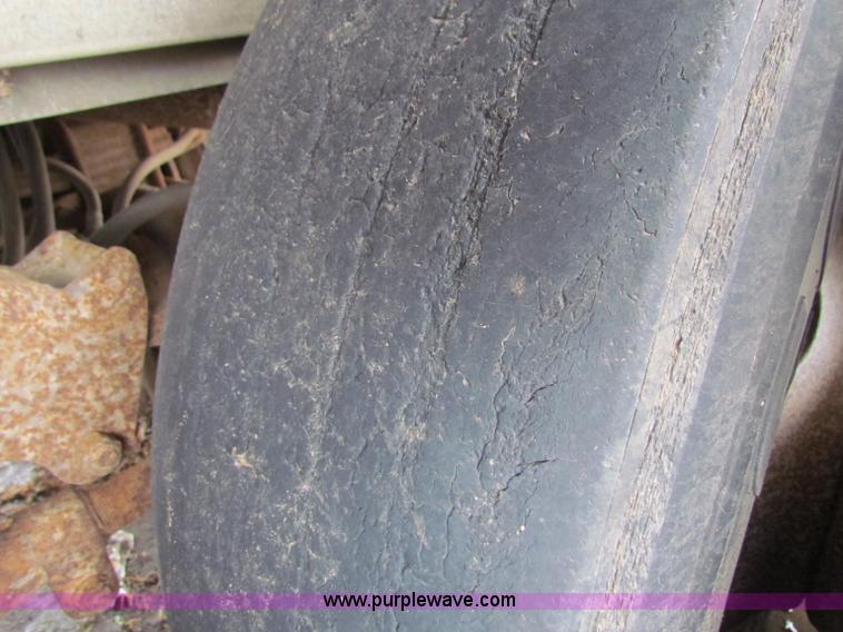 image for item B7234 1989 Wilson 48' aluminum cattle pot trailer