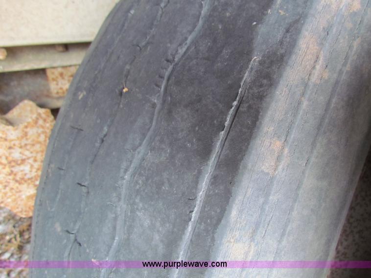 image for item B7234 1989 Wilson 48' aluminum cattle pot trailer