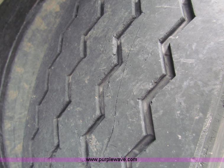 image for item B7234 1989 Wilson 48' aluminum cattle pot trailer