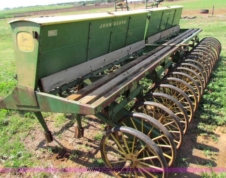 image for item B7239 (2) John Deere EZ101 drills