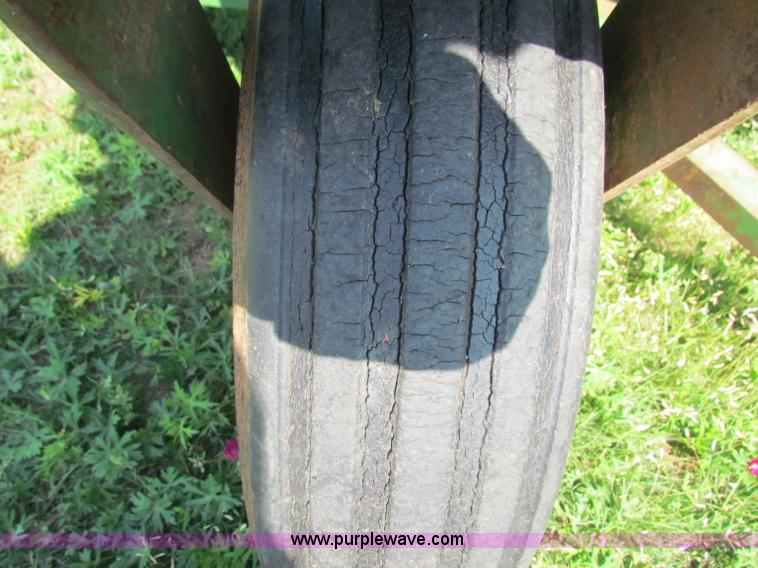 image for item B7239 (2) John Deere EZ101 drills