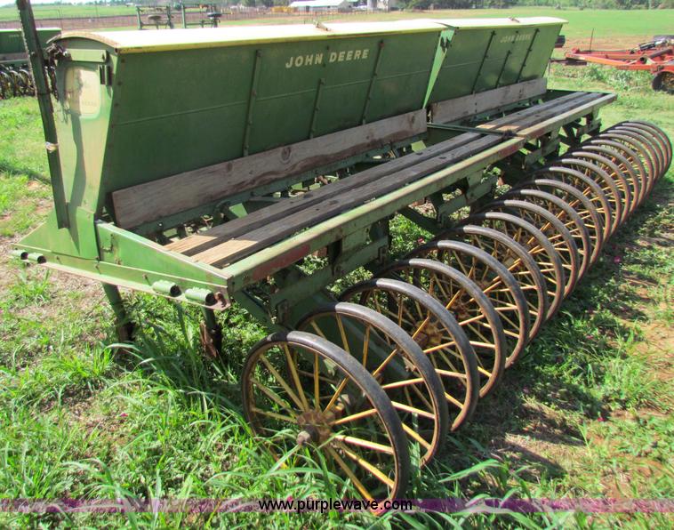 image for item B7239 (2) John Deere EZ101 drills