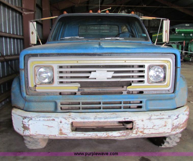 image for item B7246 1973 Chevrolet C60 feed truck