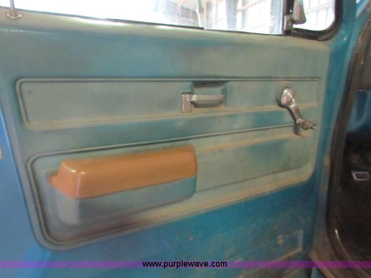 image for item B7246 1973 Chevrolet C60 feed truck
