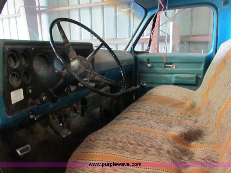 image for item B7246 1973 Chevrolet C60 feed truck