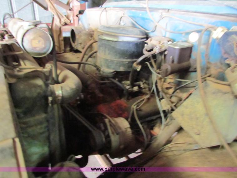 image for item B7246 1973 Chevrolet C60 feed truck