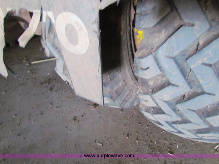 image for item B7246 1973 Chevrolet C60 feed truck