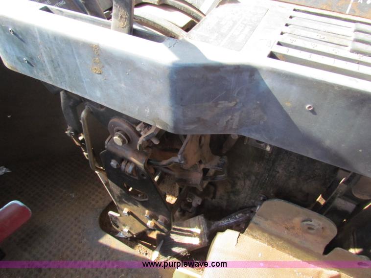 image for item B7247 1984 John Deere 8450 4WD tractor