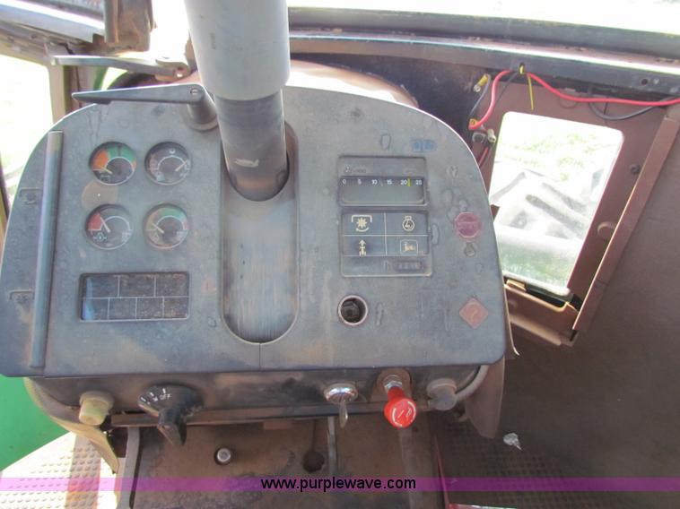 image for item B7247 1984 John Deere 8450 4WD tractor