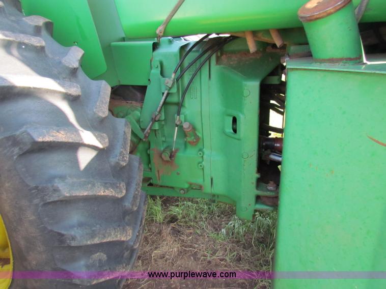 image for item B7247 1984 John Deere 8450 4WD tractor