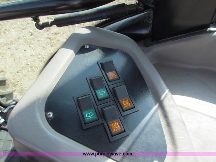 image for item B7248 2008 Case IH Farmall 95 MFWD tractor with loader