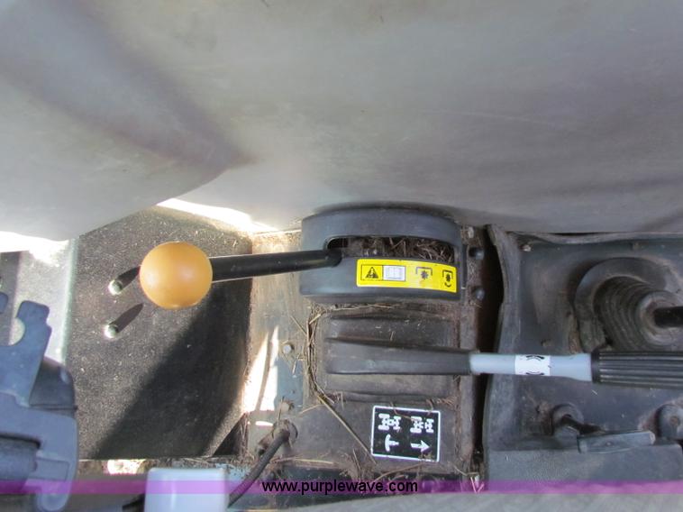 image for item B7248 2008 Case IH Farmall 95 MFWD tractor with loader