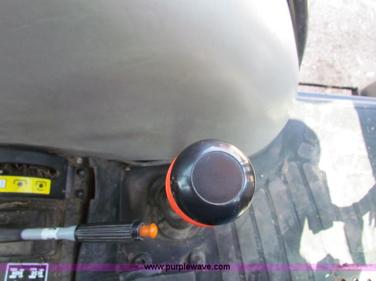 image for item B7248 2008 Case IH Farmall 95 MFWD tractor with loader