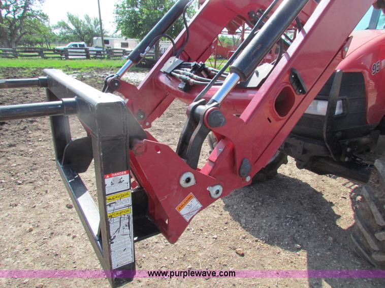 image for item B7248 2008 Case IH Farmall 95 MFWD tractor with loader