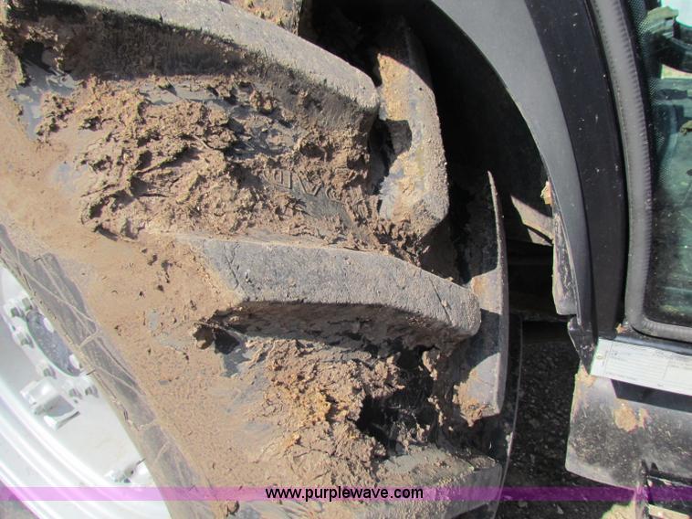 image for item B7248 2008 Case IH Farmall 95 MFWD tractor with loader