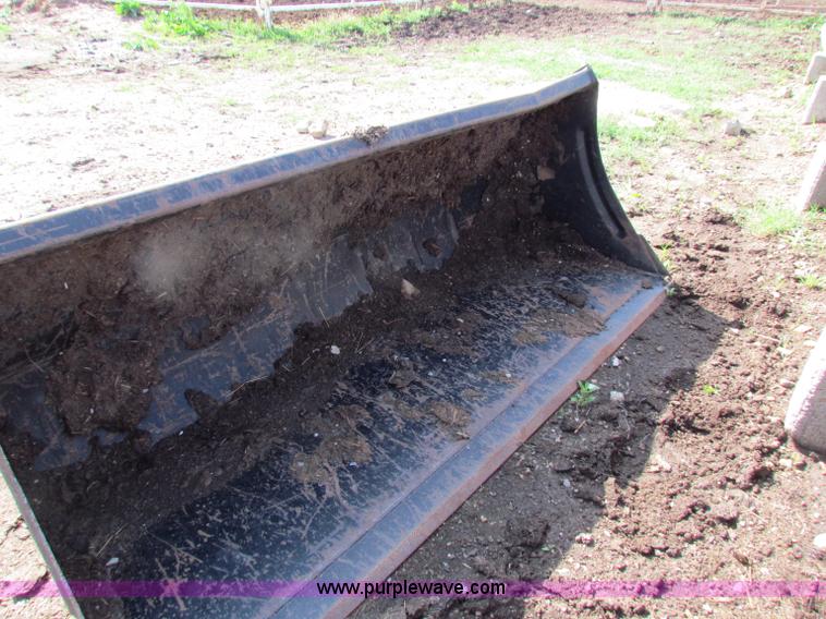 image for item B7248 2008 Case IH Farmall 95 MFWD tractor with loader