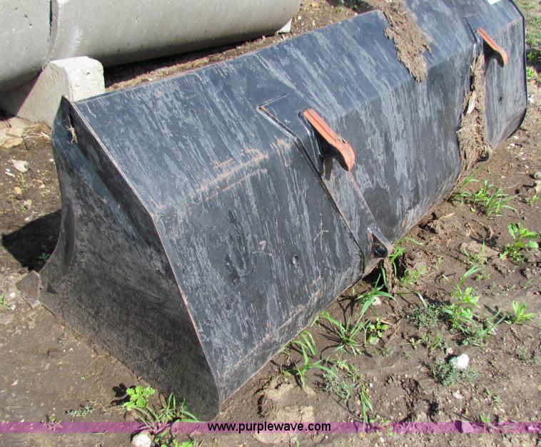 image for item B7248 2008 Case IH Farmall 95 MFWD tractor with loader