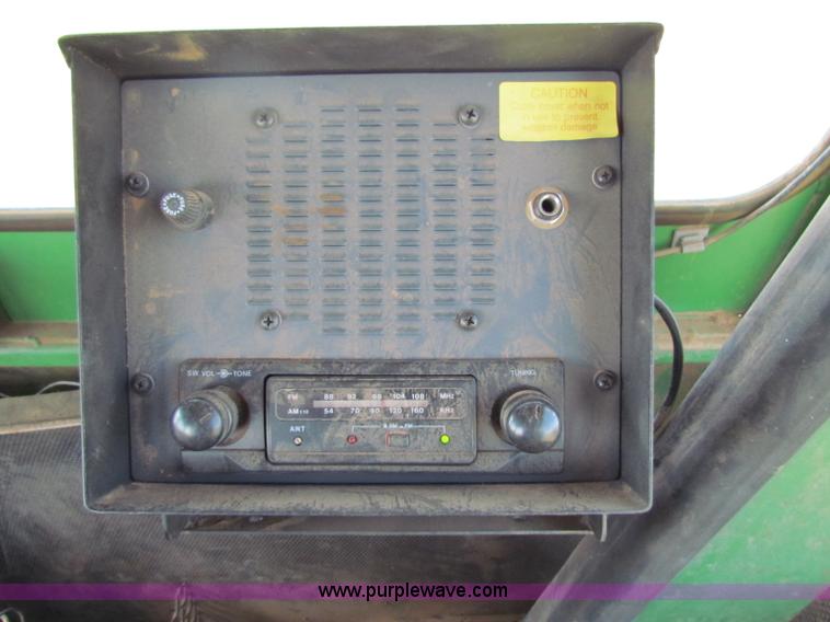 image for item B7256 John Deere 7520 tractor