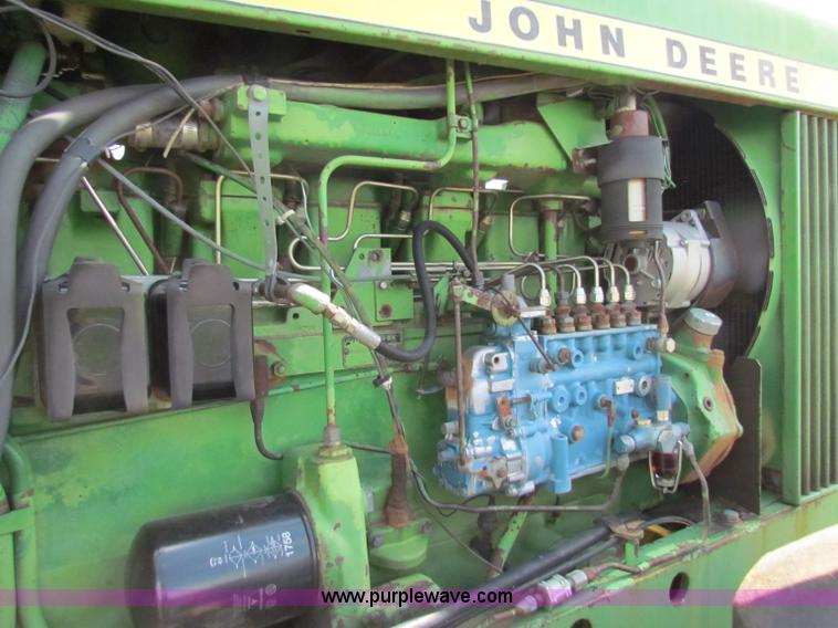 image for item B7256 John Deere 7520 tractor