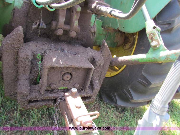 image for item B7256 John Deere 7520 tractor