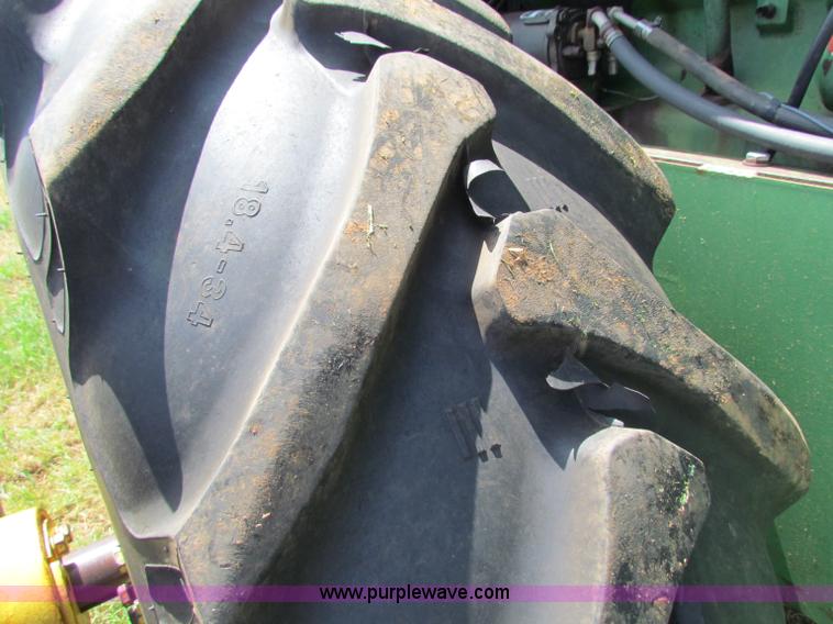 image for item B7256 John Deere 7520 tractor