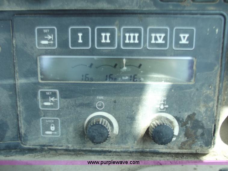 image for item C2095 1998 John Deere 8300 MFWD tractor