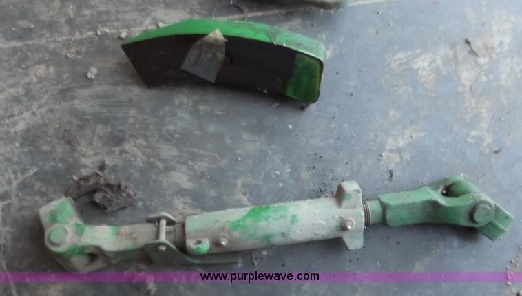 image for item C2095 1998 John Deere 8300 MFWD tractor