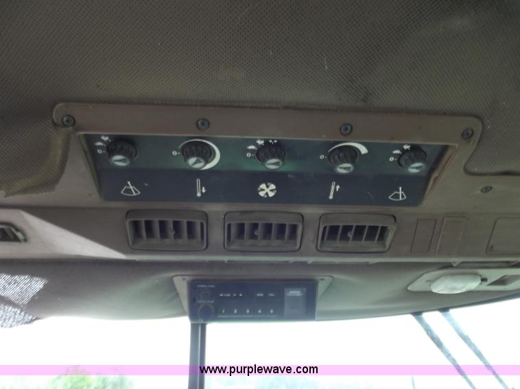 image for item C2096 1991 John Deere 2755 MFWD tractor with loader