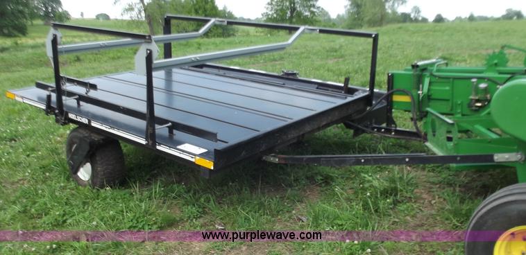 image for item C2105 2005 Hoelscher 1000 bale accumulator