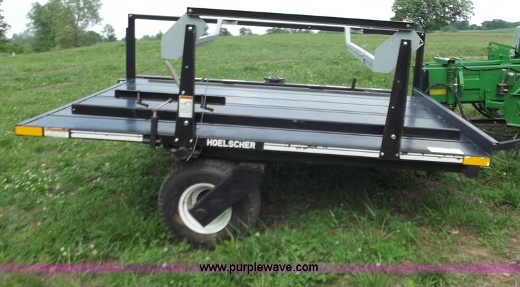 image for item C2105 2005 Hoelscher 1000 bale accumulator