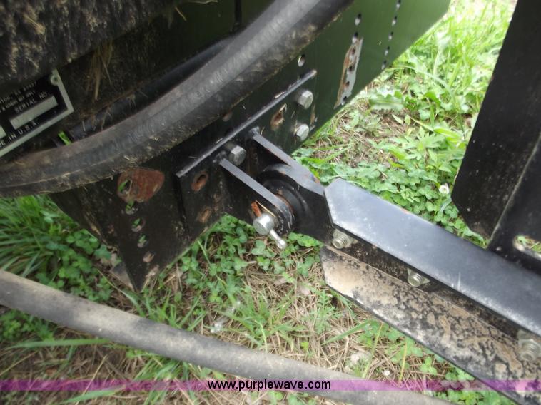 image for item C2105 2005 Hoelscher 1000 bale accumulator