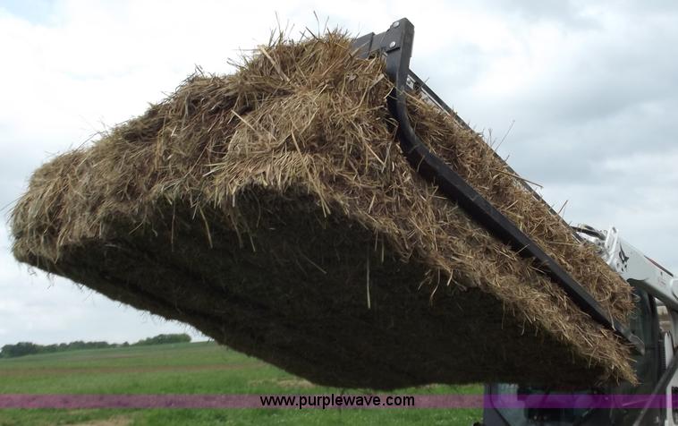 image for item C2107 Hoelscher 100 bale grapple