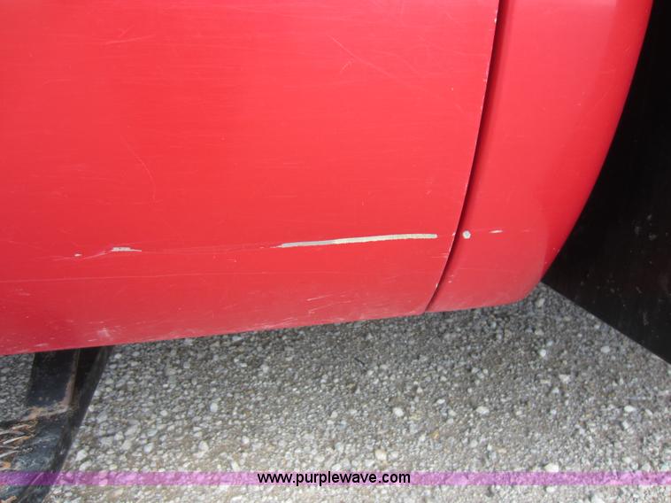 image for item C5496 2001 Ford F450 XL Super Duty flatbed pickup truck