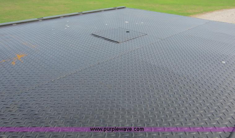 image for item C5496 2001 Ford F450 XL Super Duty flatbed pickup truck