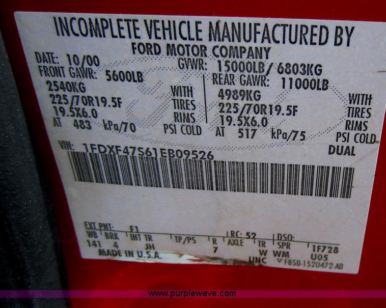 image for item C5496 2001 Ford F450 XL Super Duty flatbed pickup truck