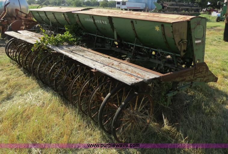 image for item C9695 John Deere 15' hoe drill