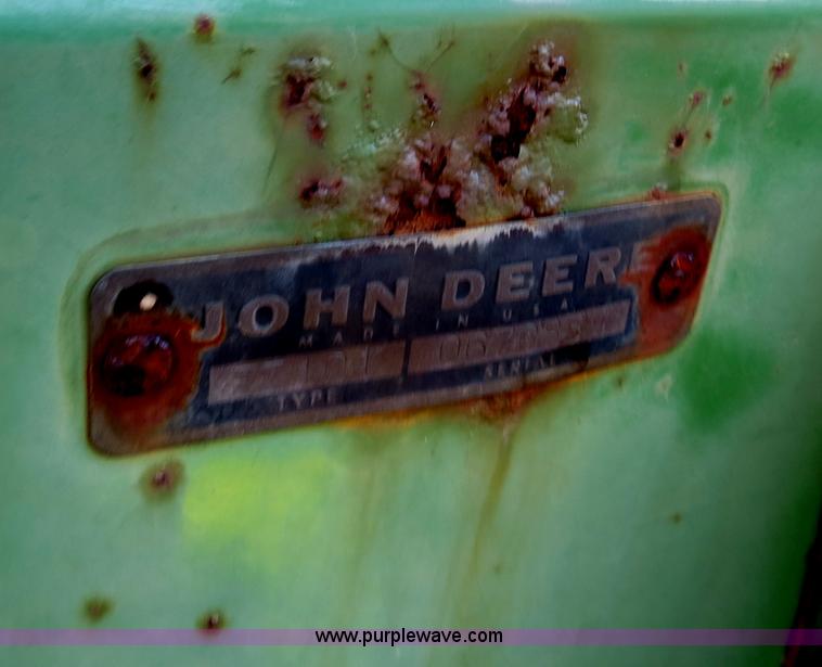 image for item C9695 John Deere 15' hoe drill