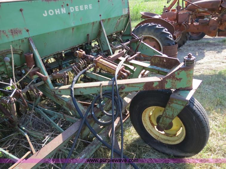 image for item C9695 John Deere 15' hoe drill