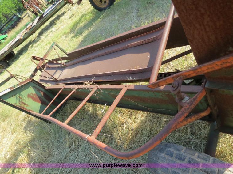 image for item C9699 Pop-up small square bale loader