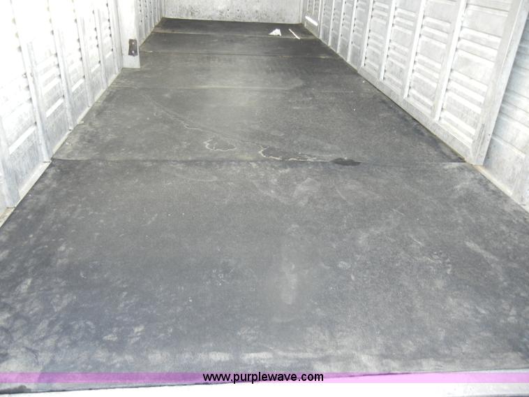 image for item D4060 2006 Liberty 20' gooseneck stock trailer