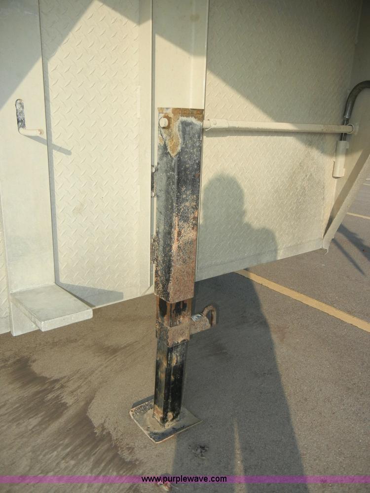 image for item D4060 2006 Liberty 20' gooseneck stock trailer