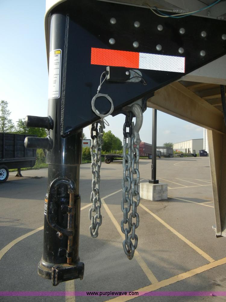 image for item D4060 2006 Liberty 20' gooseneck stock trailer