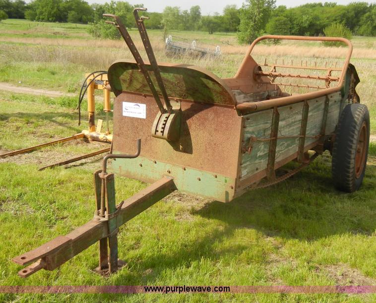 image for item D4071 John Deere L&M manure spreader