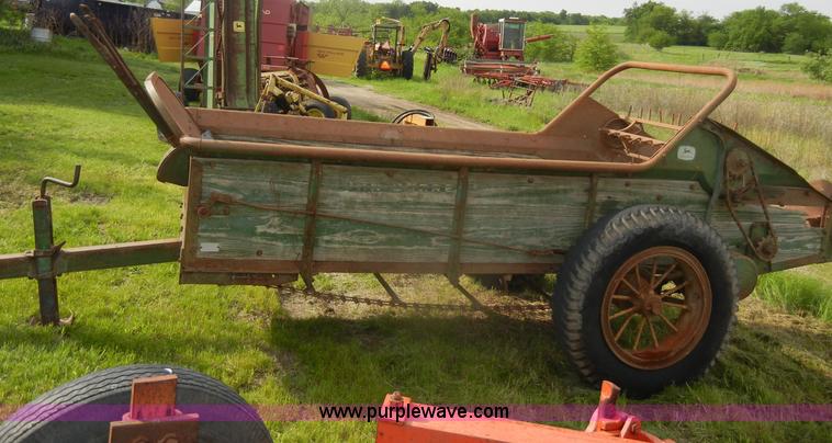 image for item D4071 John Deere L&M manure spreader