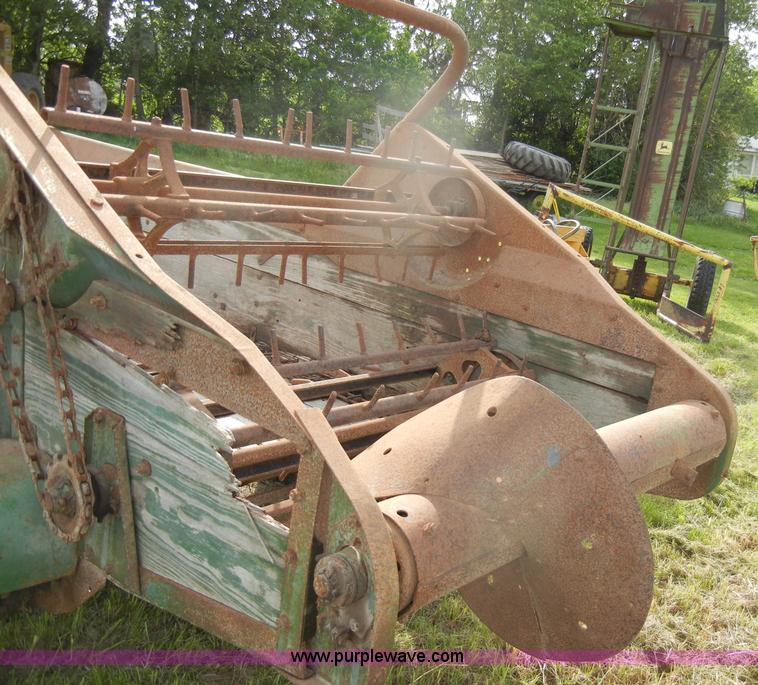 image for item D4071 John Deere L&M manure spreader