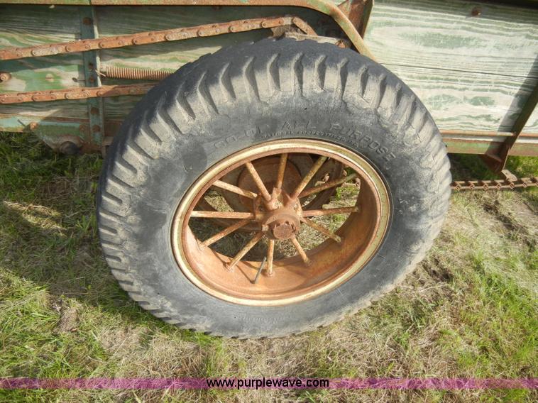 image for item D4071 John Deere L&M manure spreader