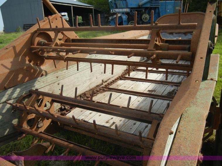 image for item D4071 John Deere L&M manure spreader