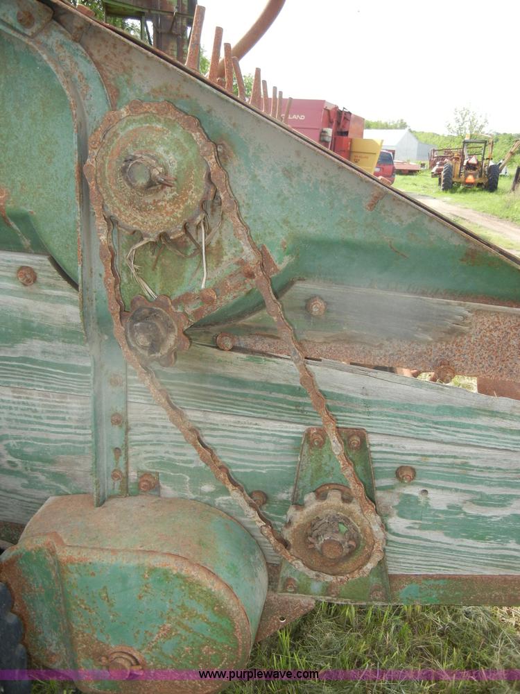 image for item D4071 John Deere L&M manure spreader