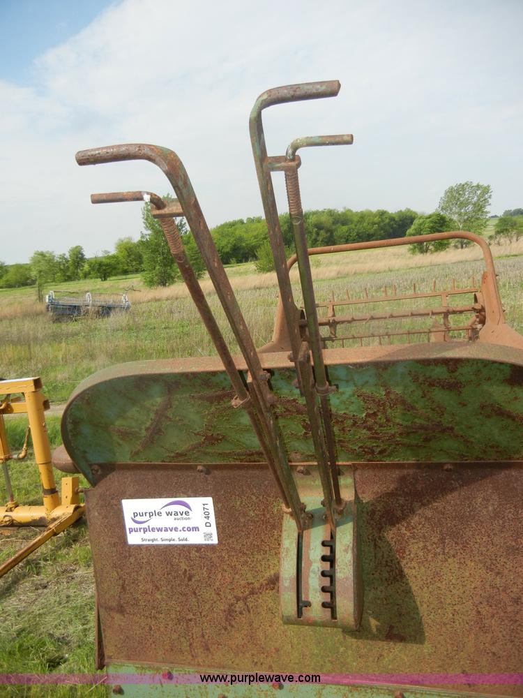 image for item D4071 John Deere L&M manure spreader