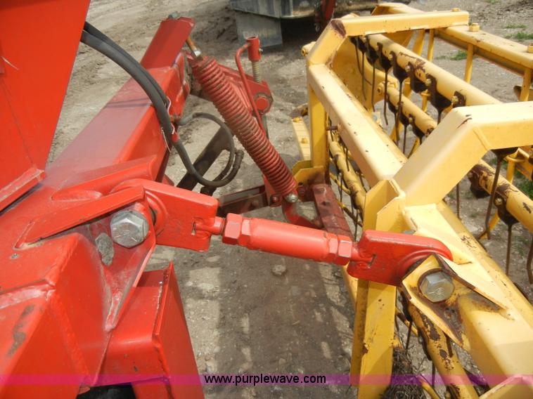 image for item D4073 2005 New Holland 216 twin rake